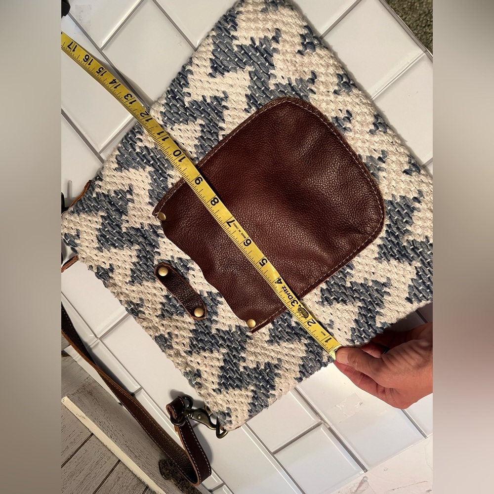 Myra bag Cream and blue Patterned bag with brown leather - Picture 6 of 7